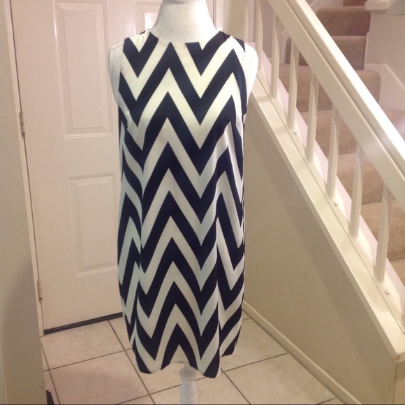 Black/White Chevron Print Dress - Picture 2 of 6
